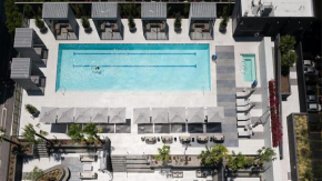 Monthier - Studio Suite in Downtown Los Angeles